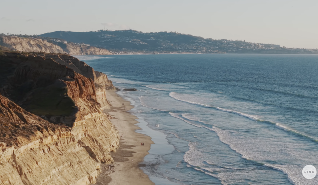 Coastal cliffs and shoreline similar to Florida 30A where shallow water electric surfboards can be ridden